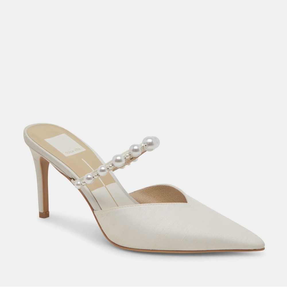 Dolce Vita (Kanika) 7.5 unused wedding shoes